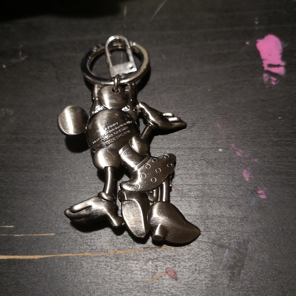 Silver Minnie Mouse Keychain - Picture 2 of 2